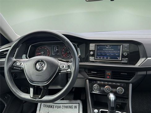 Used 2020 Volkswagen Jetta SE FWD image 9