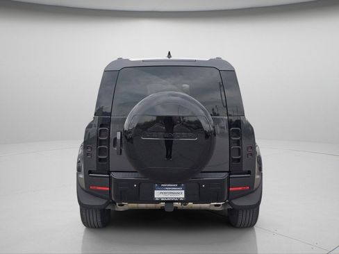 Used 2025 Land Rover Defender 110 S image 23