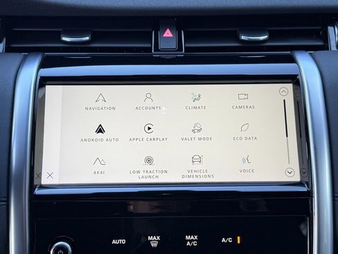 Used 2023 Land Rover Discovery Sport SE image 26