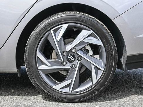 Certified 2025 Hyundai Elantra SEL image 10