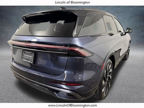 Used 2024 Lincoln Nautilus Reserve w/ Jet Appearance Package (87T) AWD/4WD image 8
