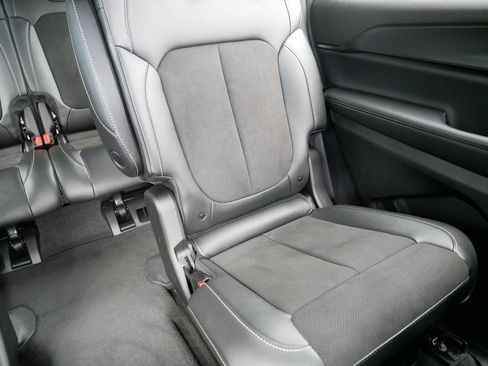 Used 2023 Jeep Grand Cherokee L Laredo AWD/4WD image 14