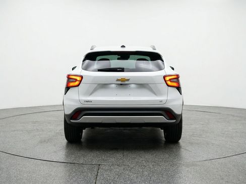Used 2025 Chevrolet Trax LT w/ LT Convenience Package FWD image 7