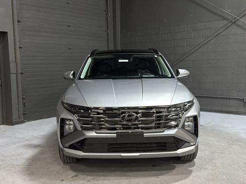 Used 2025 Hyundai Tucson Limited AWD/4WD image 2