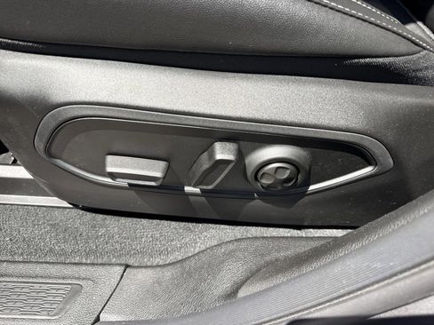 New 2025 Jeep Grand Cherokee Altitude image 19