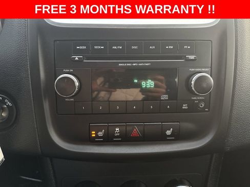 Used 2013 Dodge Avenger SE image 17