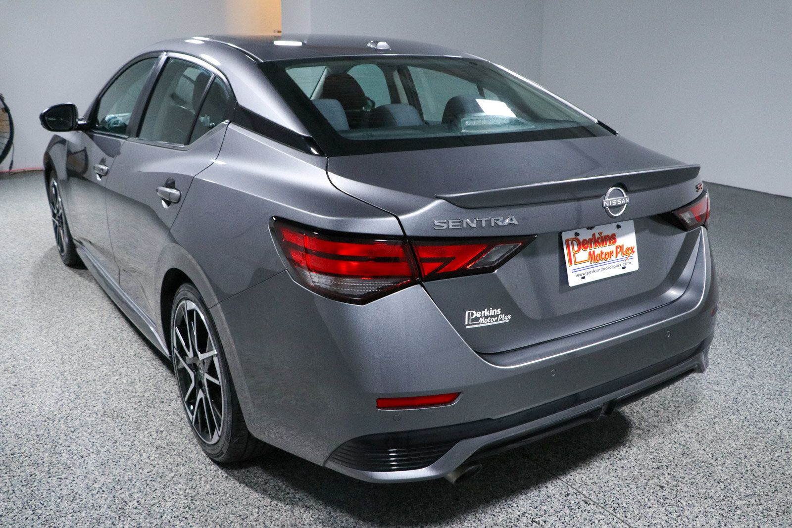 Used 2024 Nissan Sentra SR FWD image 9