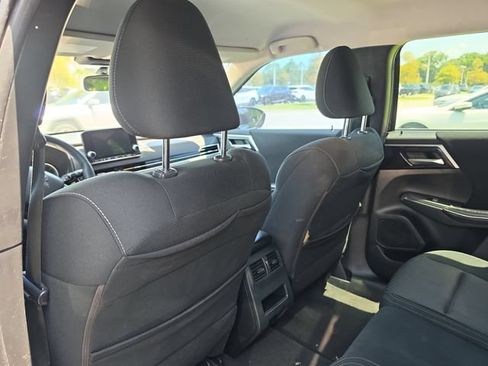 Used 2022 Mitsubishi Outlander ES AWD/4WD image 7