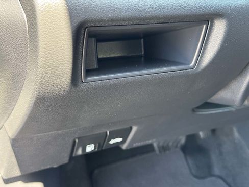 Used 2020 Nissan Versa SV FWD image 26