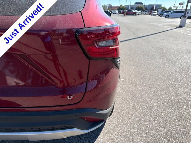 Used 2025 Chevrolet Trax LT w/ Driver Confidence Package FWD image 17