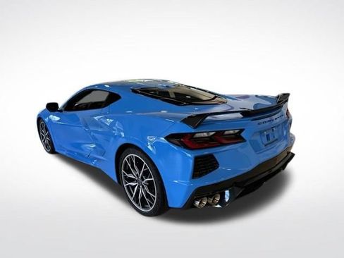 Used 2025 Chevrolet Corvette Stingray Coupe w/ 1LT RWD image 3