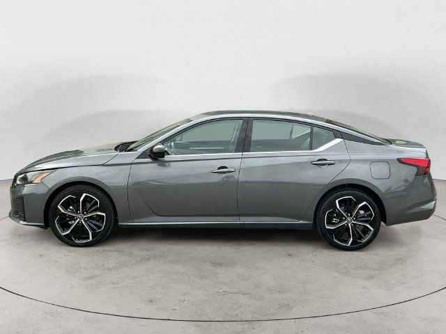 Used 2025 Nissan Altima 2.5 SR AWD/4WD image 8