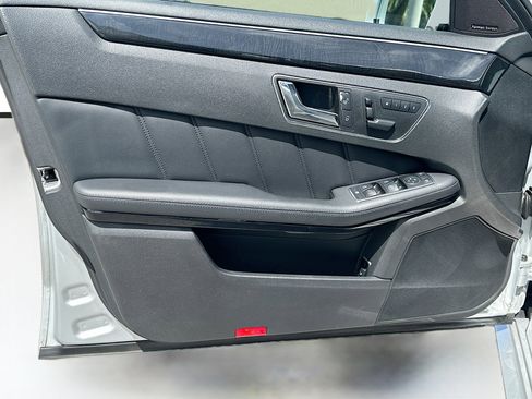 Used 2011 Mercedes-Benz E 350 4MATIC Sedan image 22