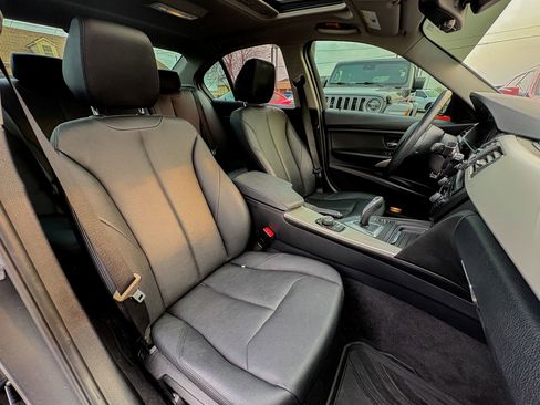 Used 2014 BMW 320i xDrive Sedan image 25