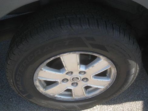 Used 2010 Mercury Mariner 4WD image 31