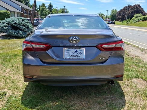 Used 2018 Toyota Camry XLE w/ Protection Package (Q2) FWD image 5