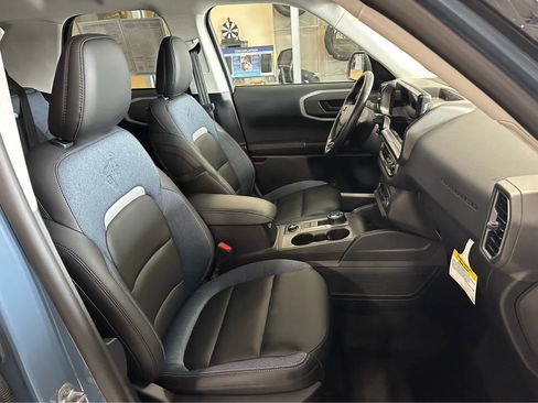Used 2025 Ford Bronco Sport Outer Banks w/ Outer Banks Tech Package+ AWD/4WD image 41