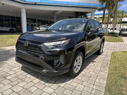 Used 2024 Toyota RAV4 LE FWD image 20