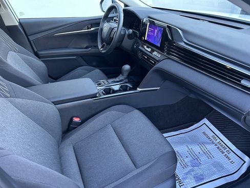Used 2025 Toyota Camry LE image 14