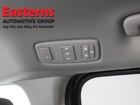 Used 2024 Kia Carnival LX image 22