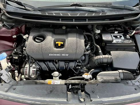 Used 2017 Kia Forte LX FWD image 9