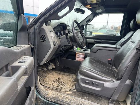 Used 2011 Ford F250 Lariat image 4