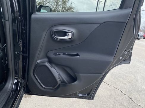 Used 2021 Jeep Renegade Latitude image 29