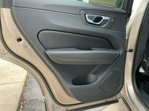 Certified 2023 Volvo XC60 B5 Core FWD image 29