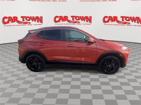 Used 2024 Buick Encore GX Sport Touring image 9