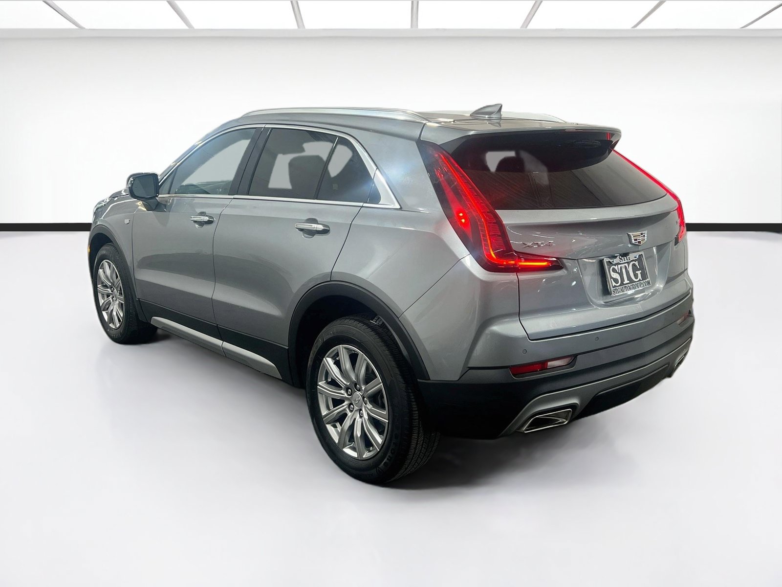 Used 2023 Cadillac XT4 Premium Luxury FWD image 6