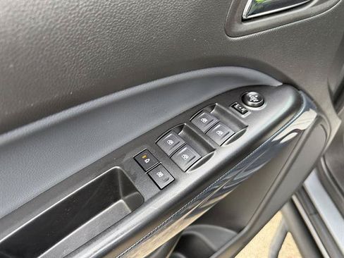 Used 2022 Chevrolet Colorado Z71 AWD/4WD image 35