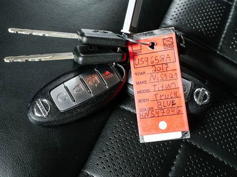 Used 2017 Nissan Titan Platinum Reserve image 35