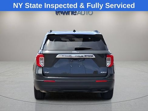 Used 2023 Ford Explorer XLT AWD/4WD image 5