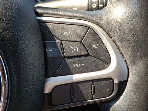 Used 2018 Jeep Compass Limited w/ Navigation Group AWD/4WD image 23