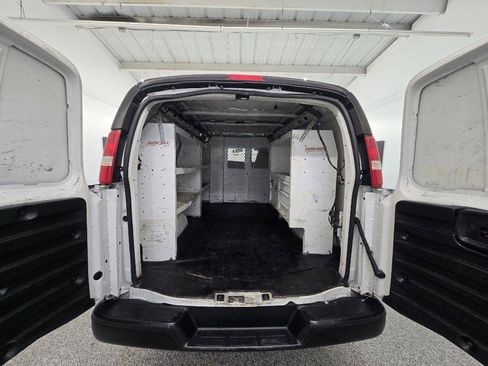 Used 2017 Chevrolet Express 2500 RWD image 11
