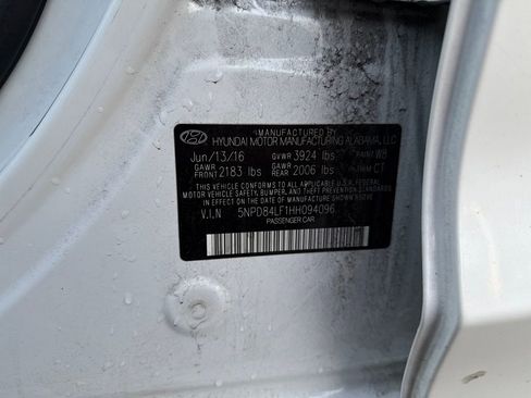 Used 2017 Hyundai Elantra Limited w/ Limited Tech Package 04 image 23