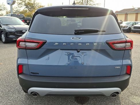 New 2026 Ford Escape SE FWD image 13