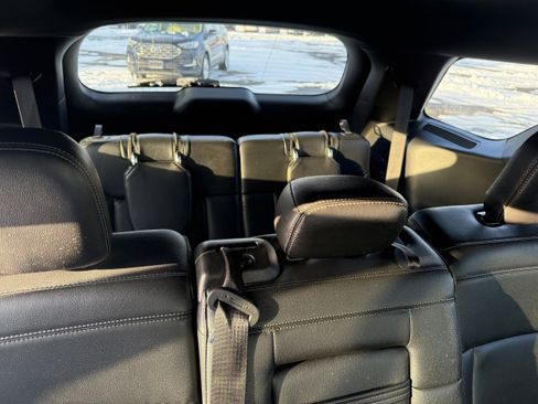 Used 2020 Ford Explorer XLT w/ Equipment Group 202A image 17