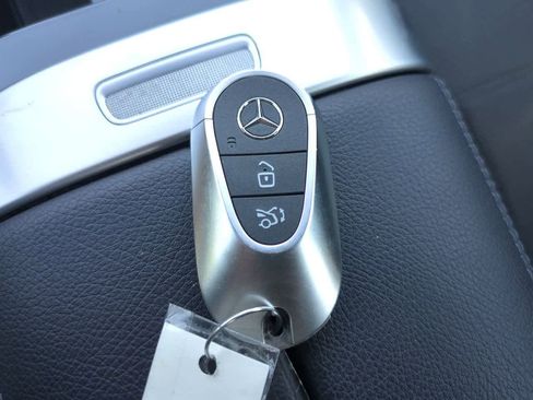 Used 2025 Mercedes-Benz C 300 Sedan image 28