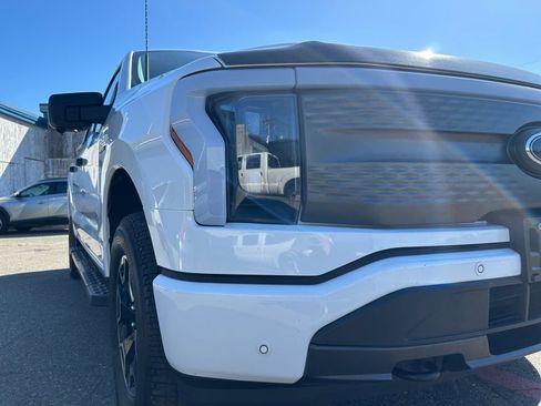 Used 2023 Ford F150 Lightning XLT AWD/4WD image 36