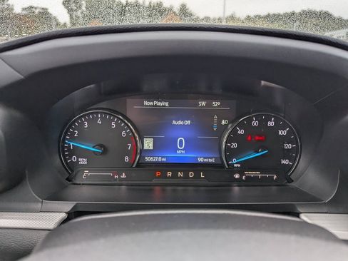 Used 2022 Ford Explorer XLT w/ Equipment Group 202A image 27