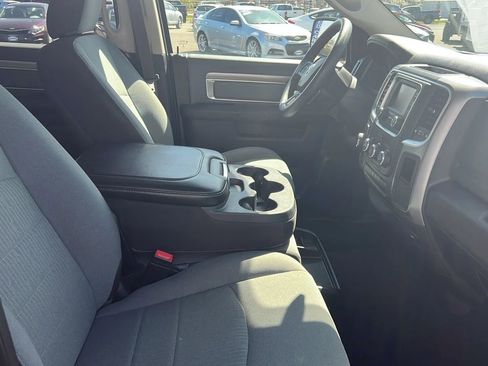 Used 2022 RAM 1500 Classic SLT AWD/4WD image 5