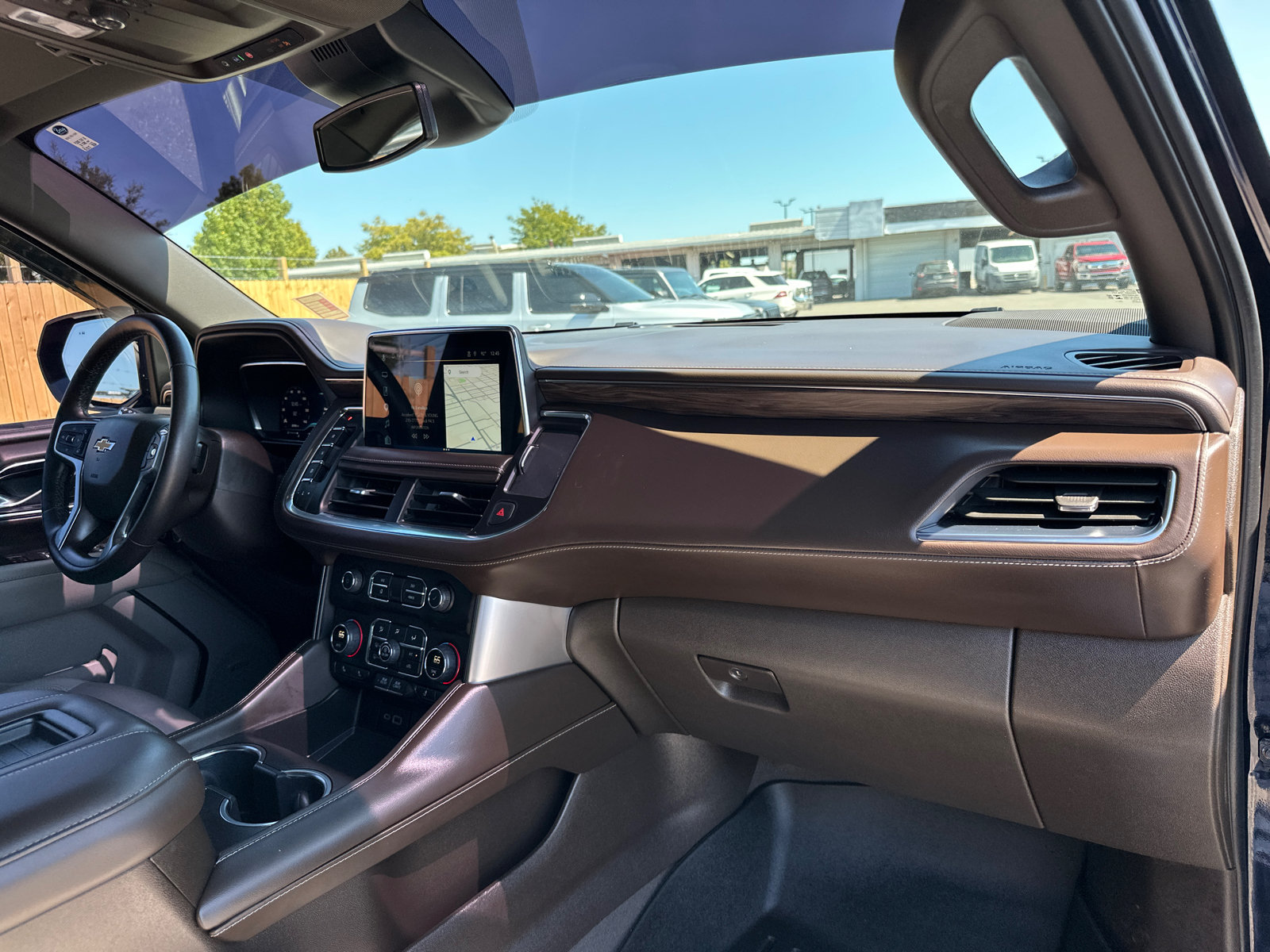 Used 2023 Chevrolet Tahoe LT w/ Luxury Package AWD/4WD image 23