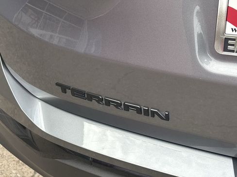 Used 2021 GMC Terrain SLT w/ Elevation Edition image 7