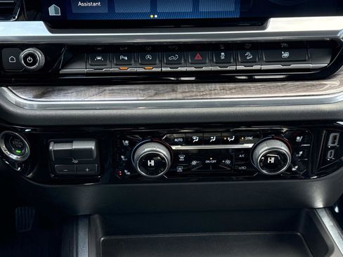 Used 2023 Chevrolet Silverado 1500 LTZ image 6