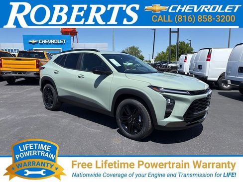 New 2026 Chevrolet Trax ACTIV w/ Driver Confidence Package FWD image 1