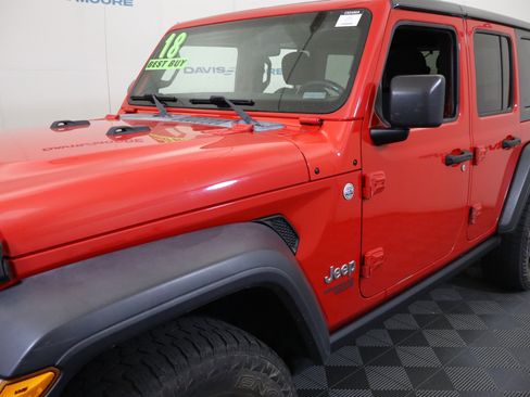 Used 2018 Jeep Wrangler Unlimited Sport S AWD/4WD image 13