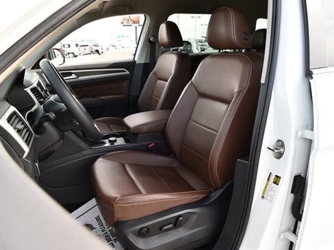 Used 2022 Volkswagen Atlas SE w/ Black Wheel Package image 19