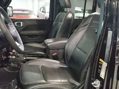 Used 2023 Jeep Wrangler Unlimited Sahara AWD/4WD image 17