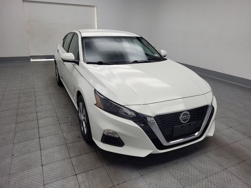 Used 2022 Nissan Altima 2.5 S FWD image 14